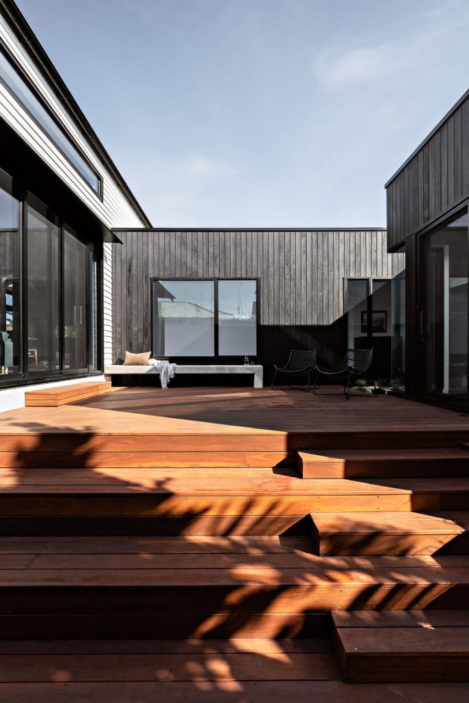 bulli residence nsw spotted gum shou sugi ban cladding