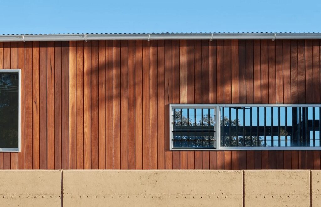 Mixed materials of pairing timber cladding